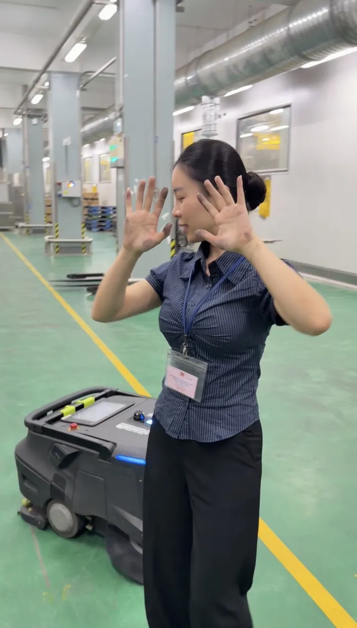 Kiểm tra robot MT1 tại xưởng